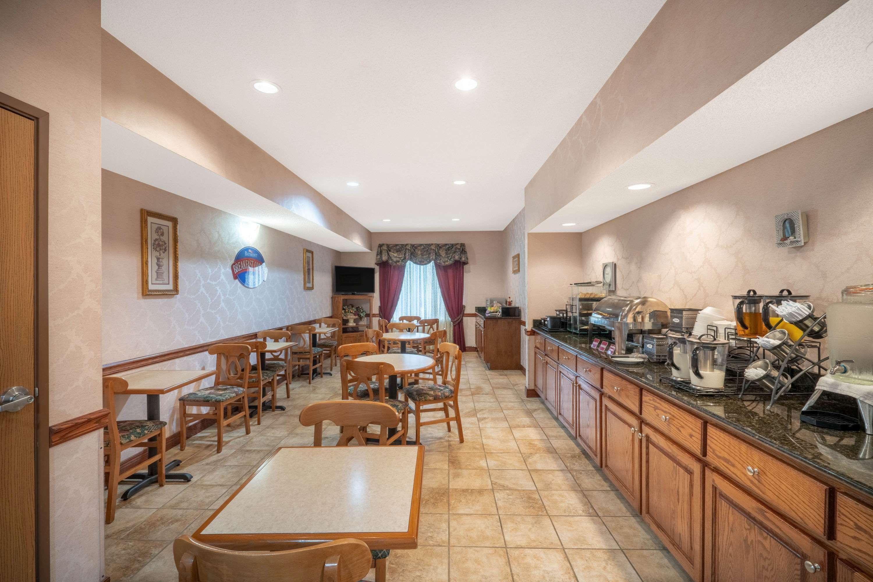 Baymont By Wyndham Hotel Albany